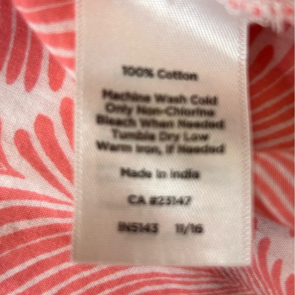 Talbots Coral Patterned Blouse. - Picture 9 of 10